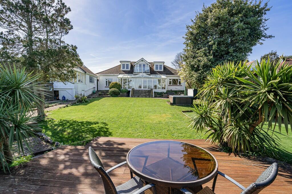 Main image of property: Redcliffe Road, Torquay, TQ1 4QG