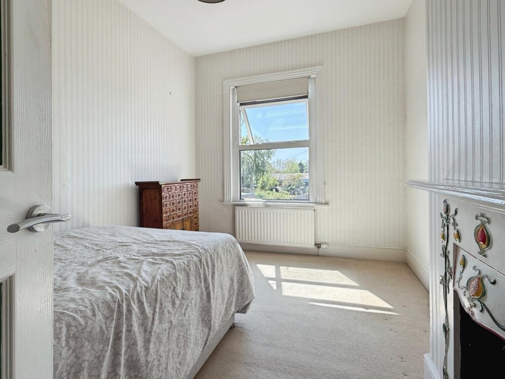 House in Gloucester - View 5