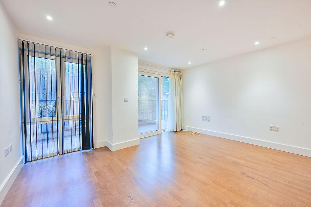 Apartment in London, Royal Borough of Kingston upon Thames - View 2