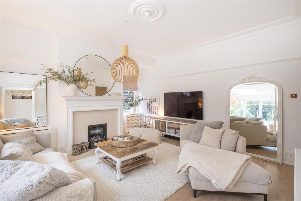 Apartment in St Albans - View 5