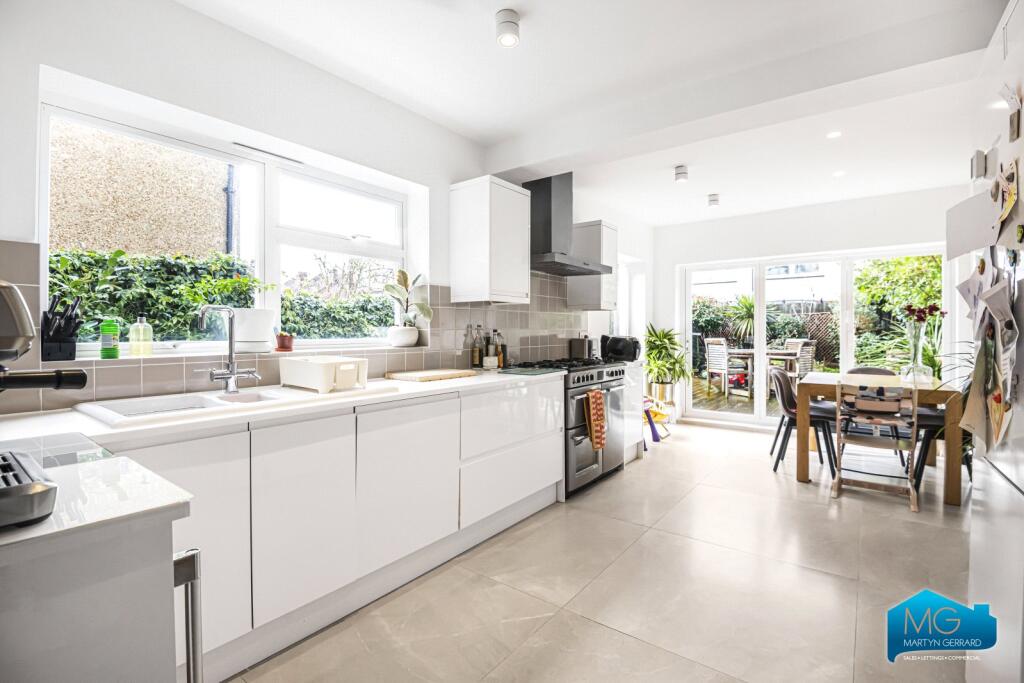 Main image of property: Park Hall Road, East Finchley, London, N2