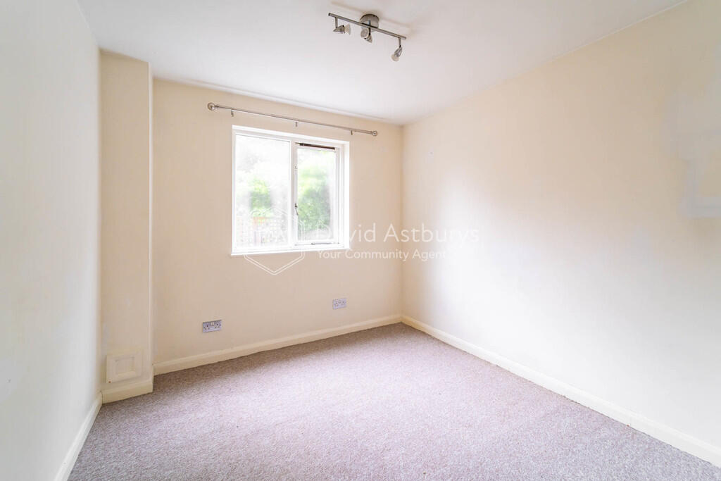 1 bedroom ground floor flat for rent