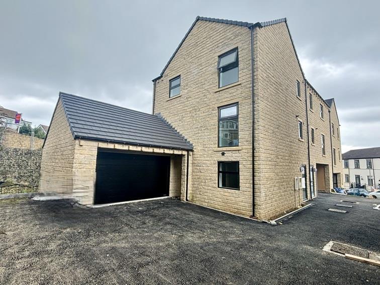 Additional image 2 of 12 Kinder Close, Thornton, Bradford