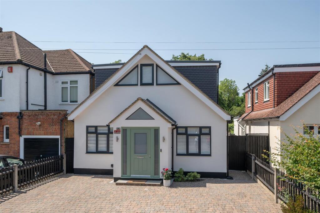 Main image of property: Avenue Road