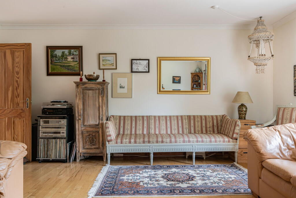 Maddox Lane, Little Bookham, KT23 - View 6