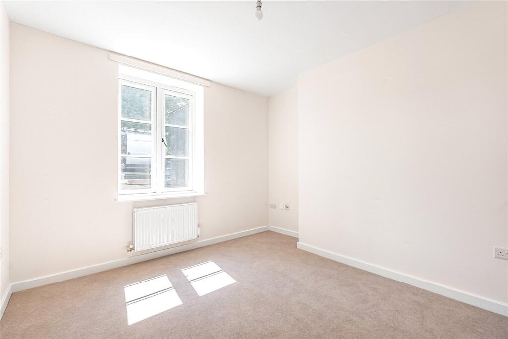 House in St Albans, Redbourn - View 4