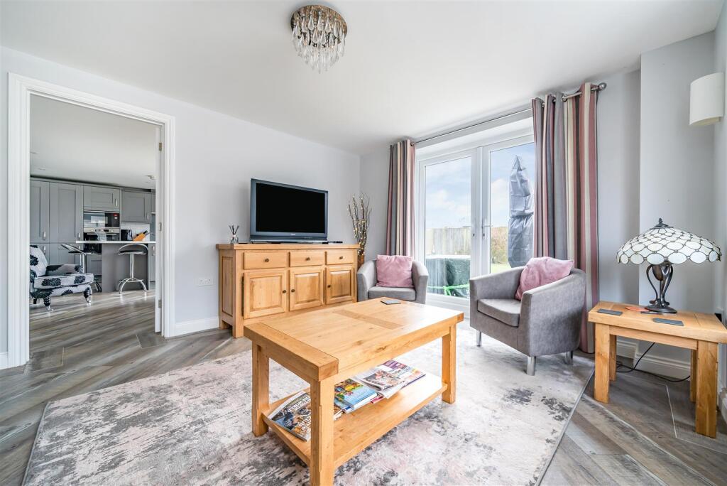 House in Maidstone, Boughton Monchelsea - More