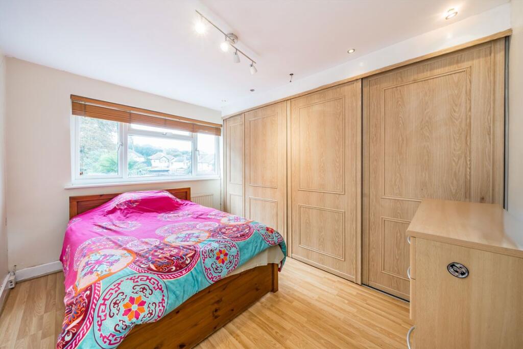 House in London - View 5