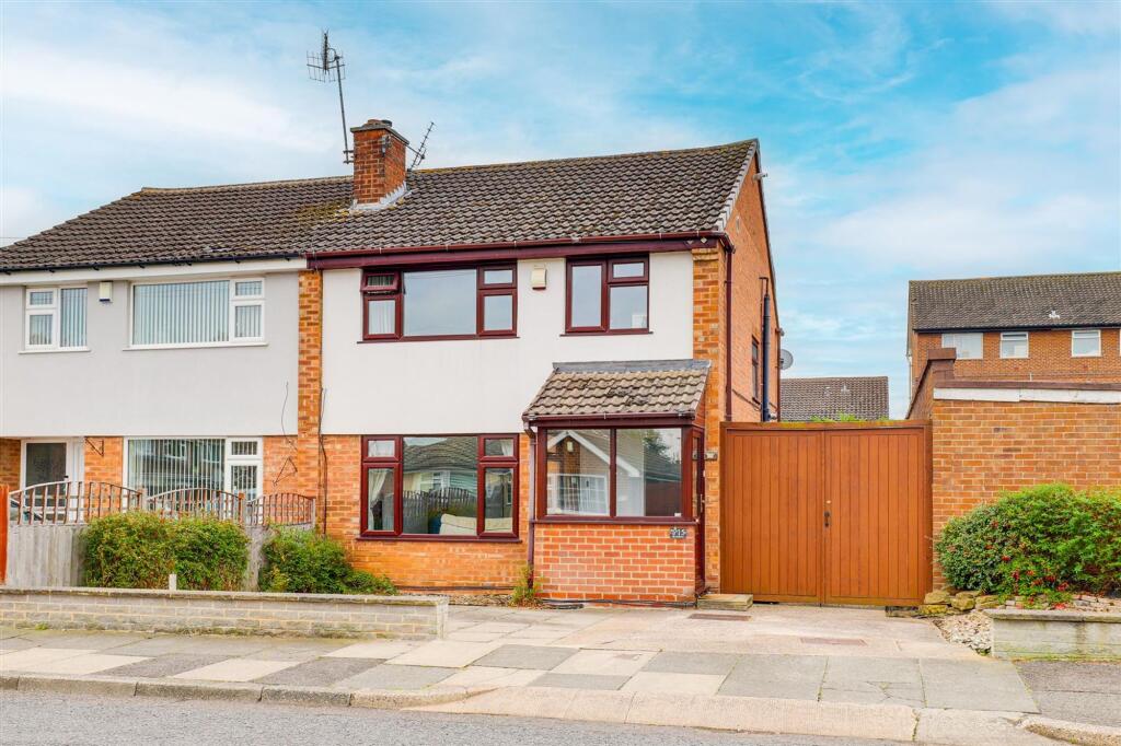 Main image of property: The Hollows, Nottingham, NG11