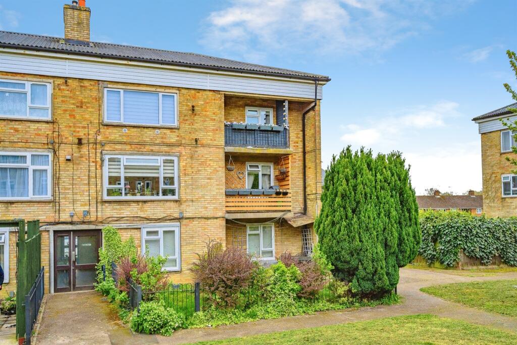 Main image of property: Hillary Road, HEMEL HEMPSTEAD