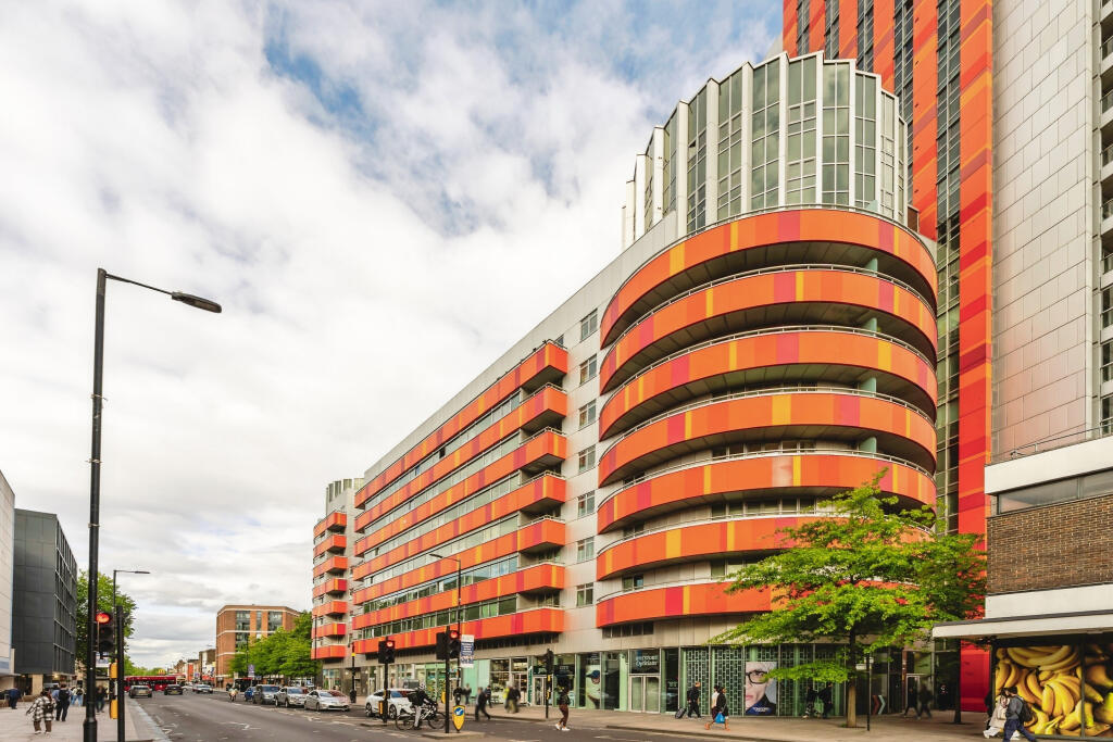 Main image of property: 30 Barking Road, London, E16