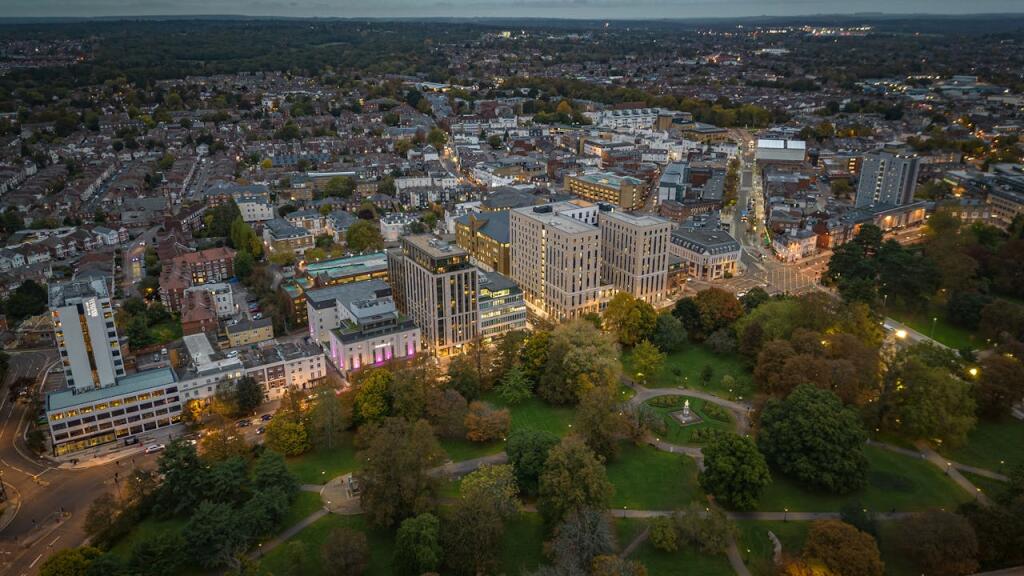 Main image of property: Cumberland House, 15-17 Cumberland Place, Southampton, SO15 2BG