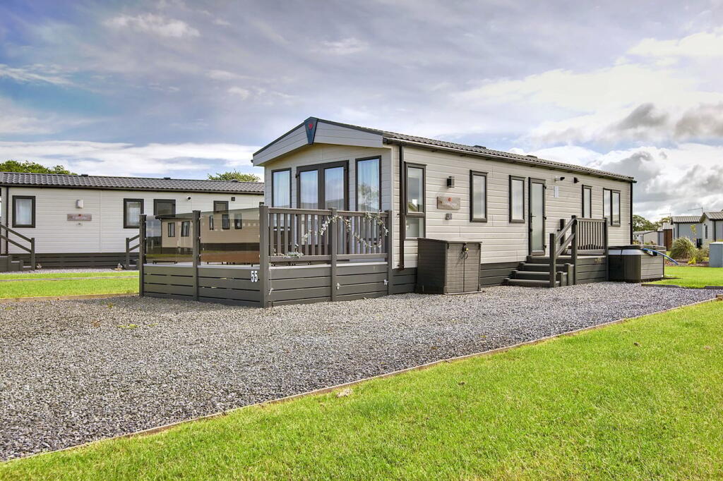 2-bed caravan on Marlow Lodge , Cameron, St Andrews, KY16, £120,000