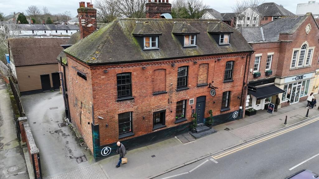 Main image of property: 138 High Street, Billericay, Essex, CM12 9DF