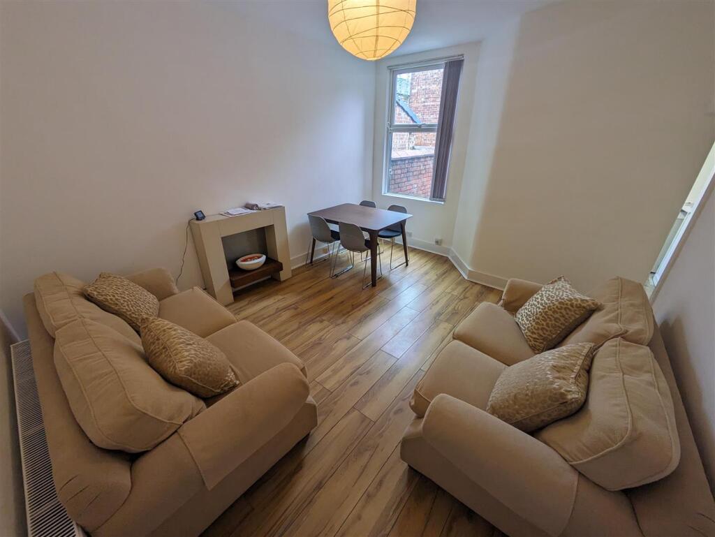 Platt Lane, Fallowfield, Manchester - View 3