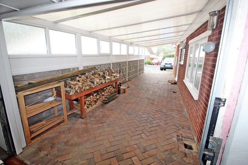 Mayfield Place, Llantrisant, CF72 photo 2