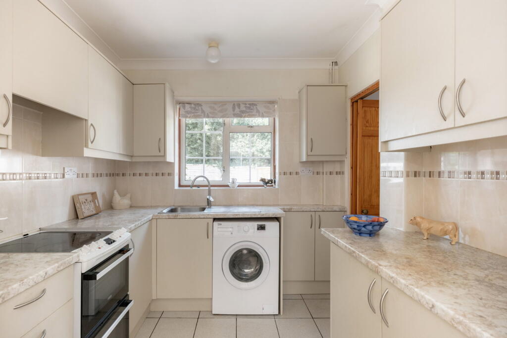House in Dacorum, Wigginton - View 5