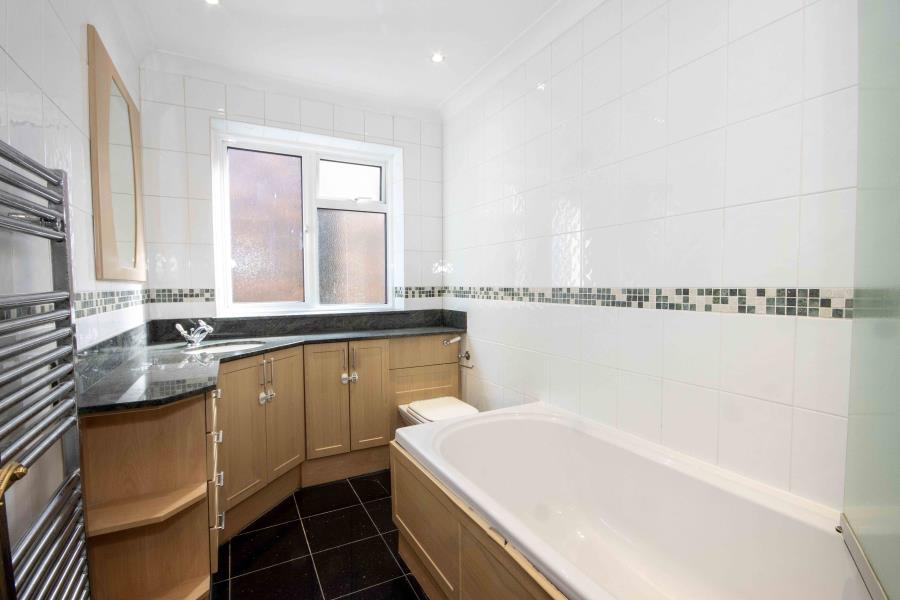 House in Watford - View 4