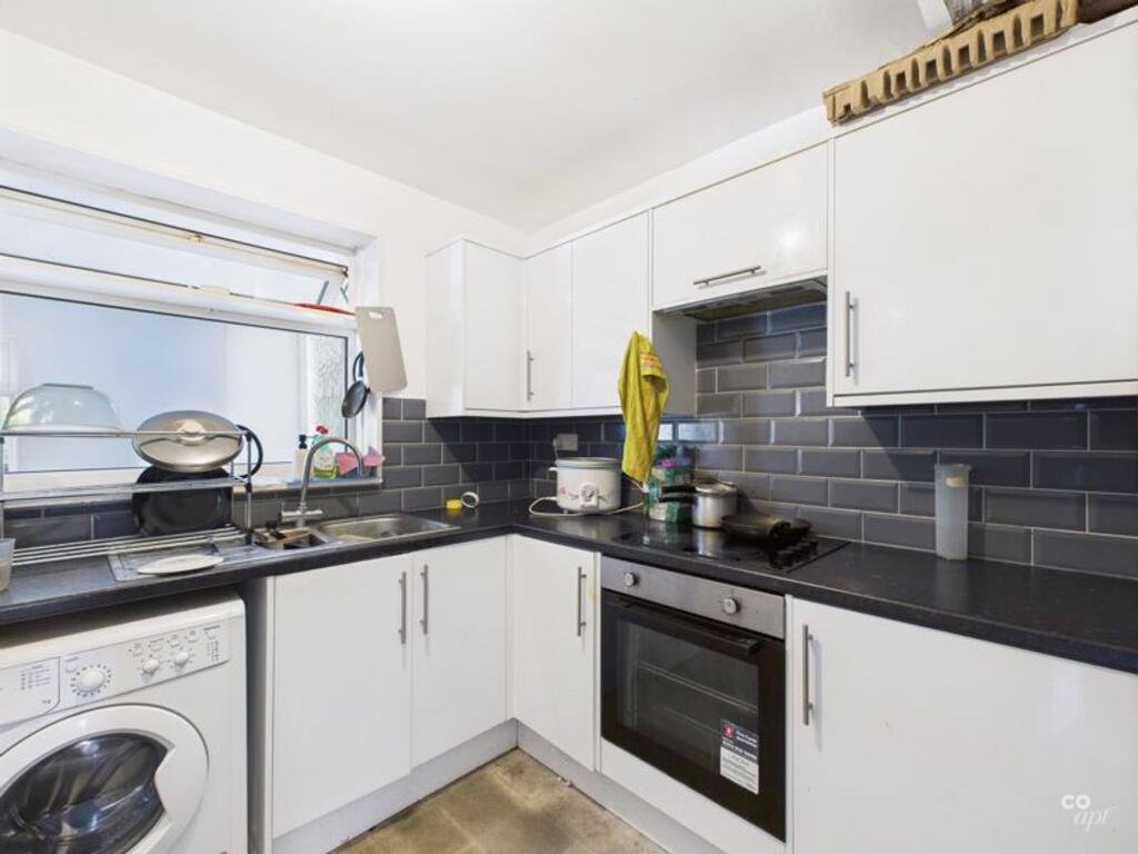 Staplefield Drive, Brighton, BN2 photo 4
