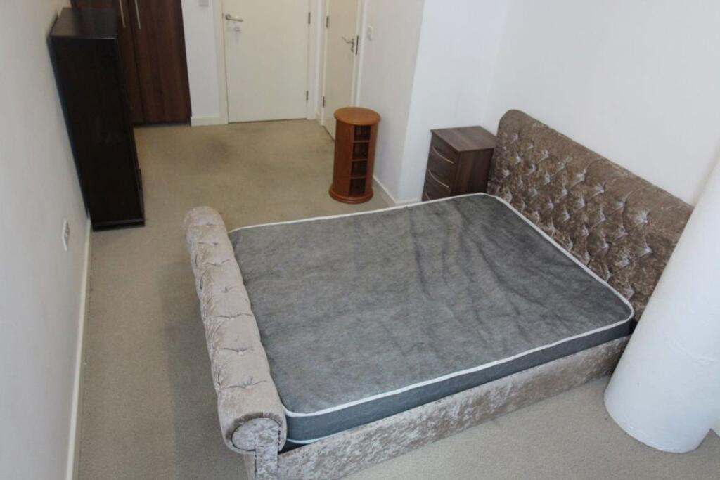 Apartment in Sheffield - More