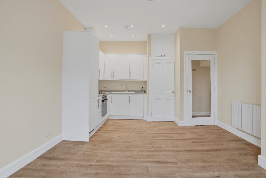 Apartment in Edinburgh - View 2