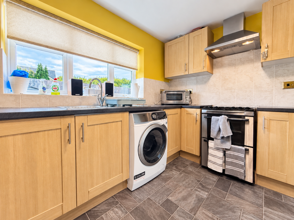 House in Trecynon, Robertstown, Aberdare West - More