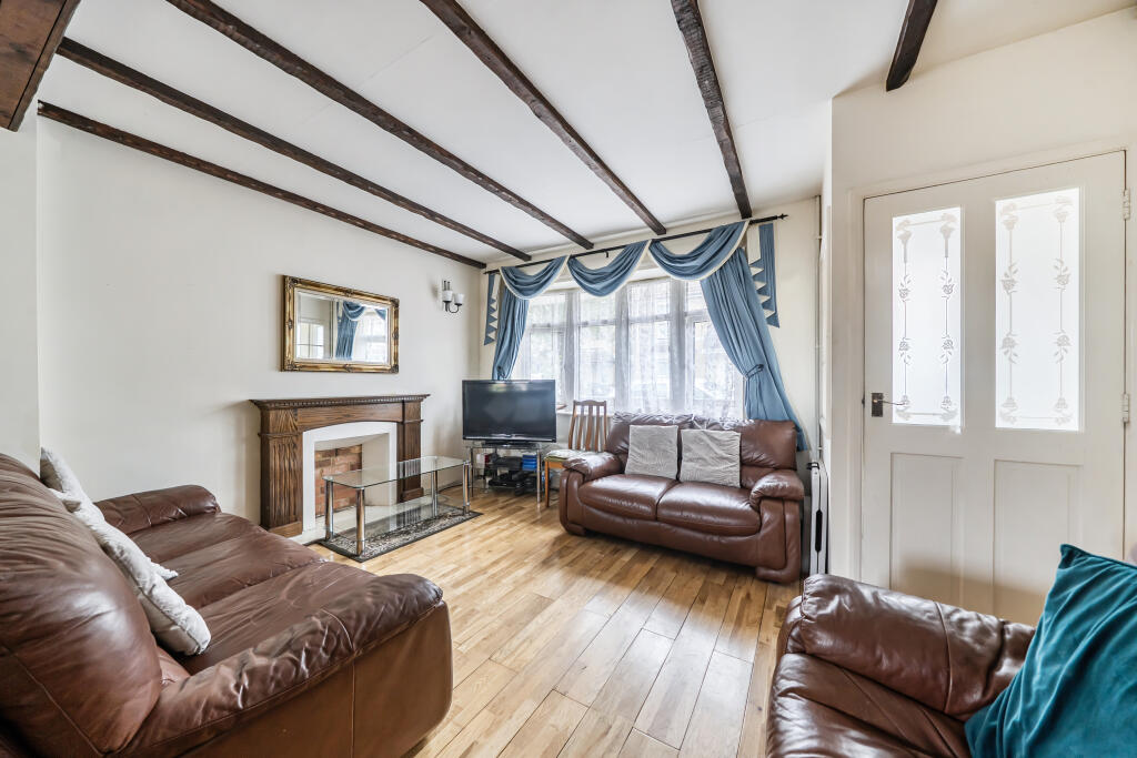 House in Swindon, Gorse Hill - View 4