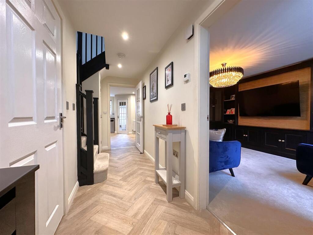 House in Newark, Fernwood - More
