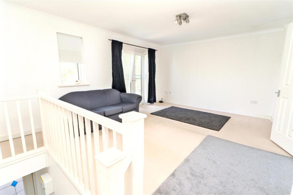 Apartment in Hertsmere, Elstree and Borehamwood - View 5