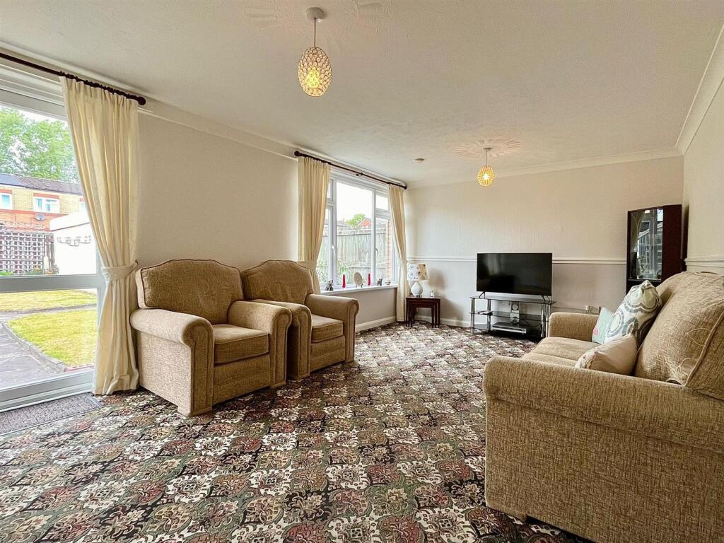 House in Birmingham, West Midlands - View 2