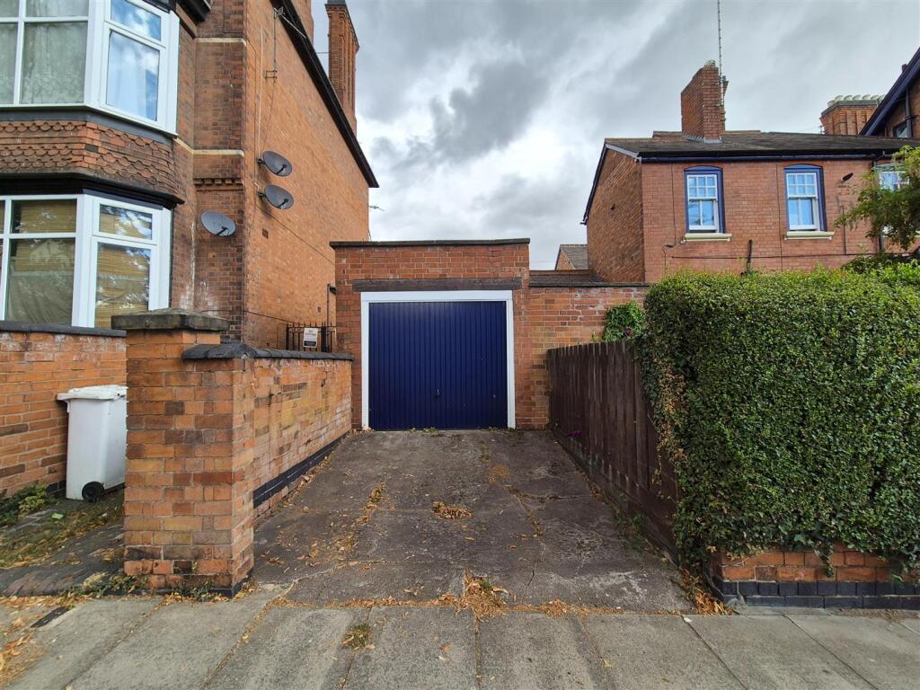 Main image of property: Garage, 37 Fosse Road Central