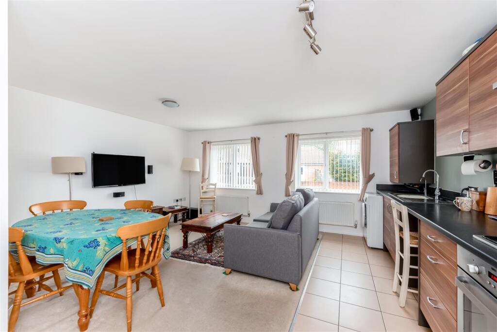 House in Test Valley, East Anton, Andover - More