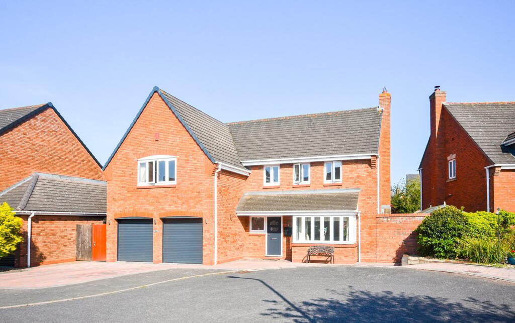 5-bed detached on Jones Close, Fradley, Lichfield, WS13, £650,000