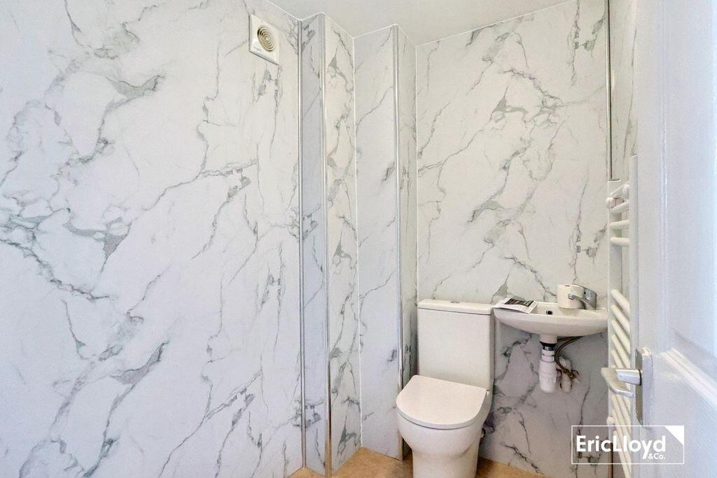 Apartment in Torquay - More