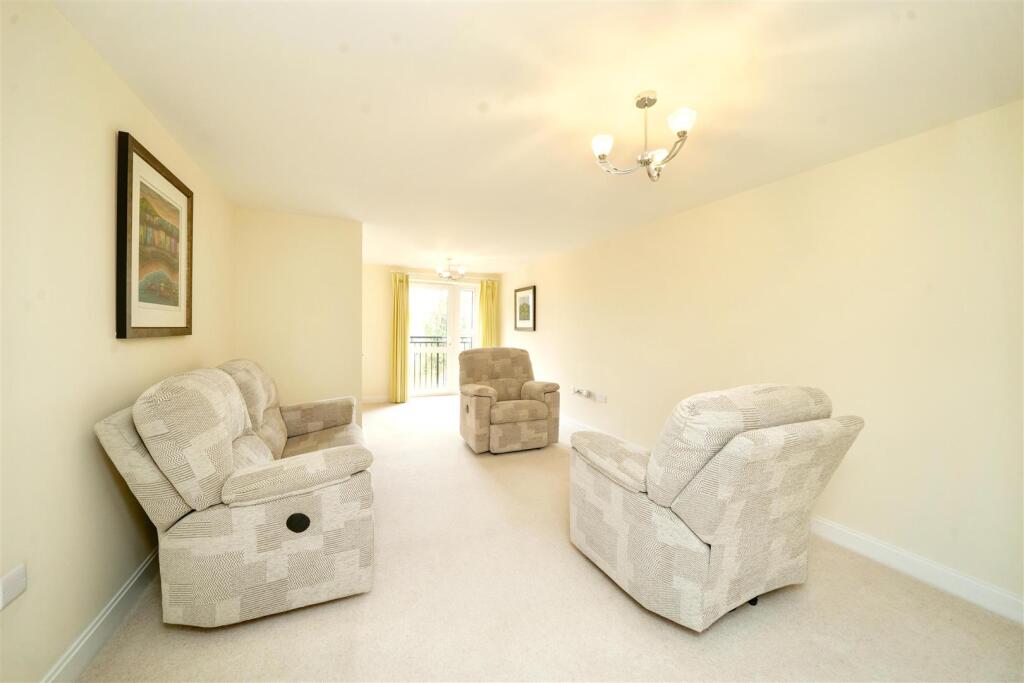 Apartment in South Staffordshire, Bilbrook - View 2