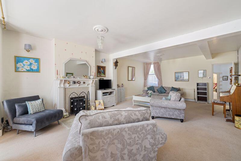Kingsham Avenue, Chichester photo 3