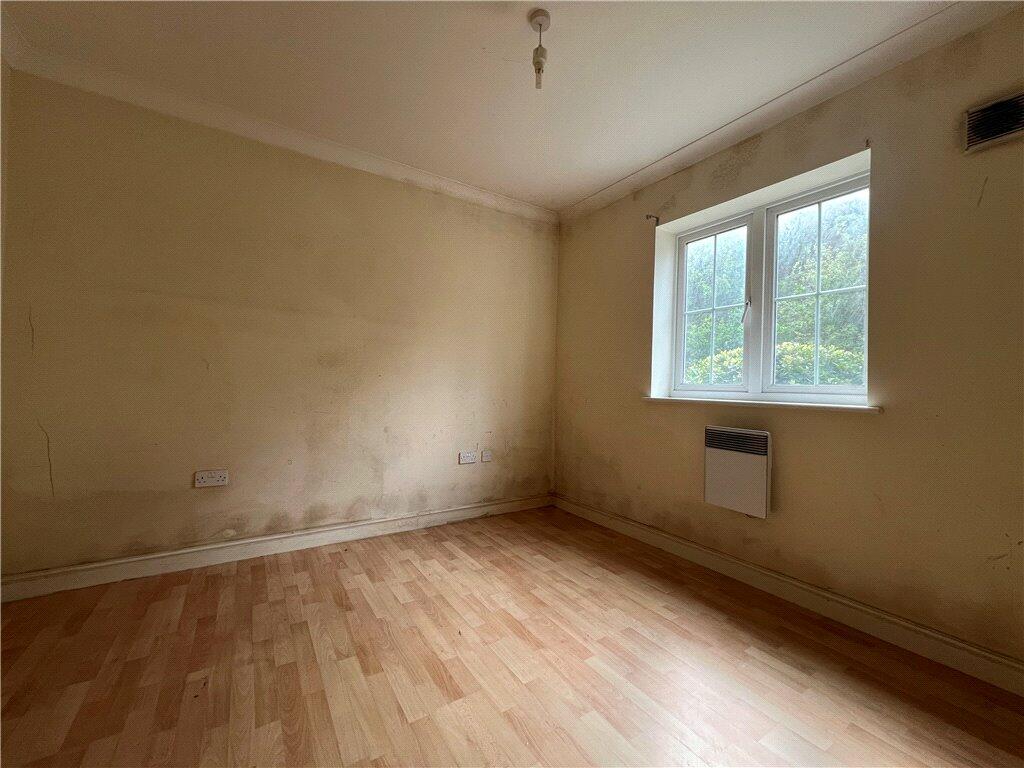 122, London Road, Camberley, Surrey photo 3
