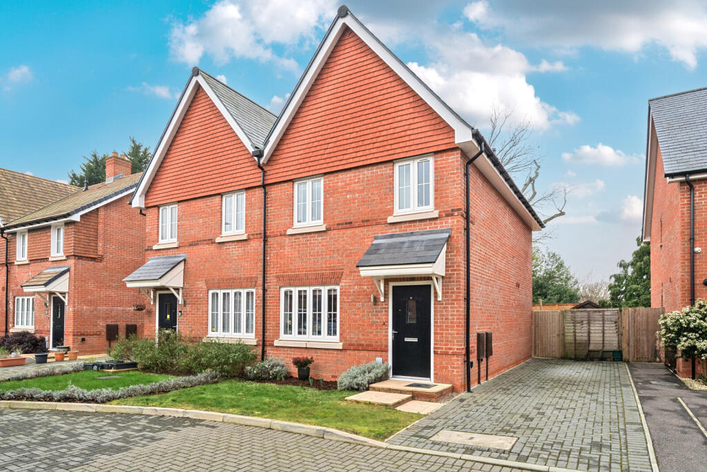 2-bed semi-detached on New Bridge Road, Cranleigh, GU6, £425,000