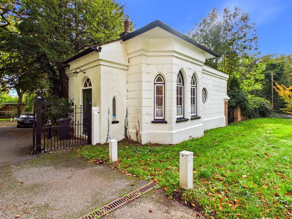 Main image of property: The Lodge, Church Road, Lane End, High Wycombe, Buckinghamshire