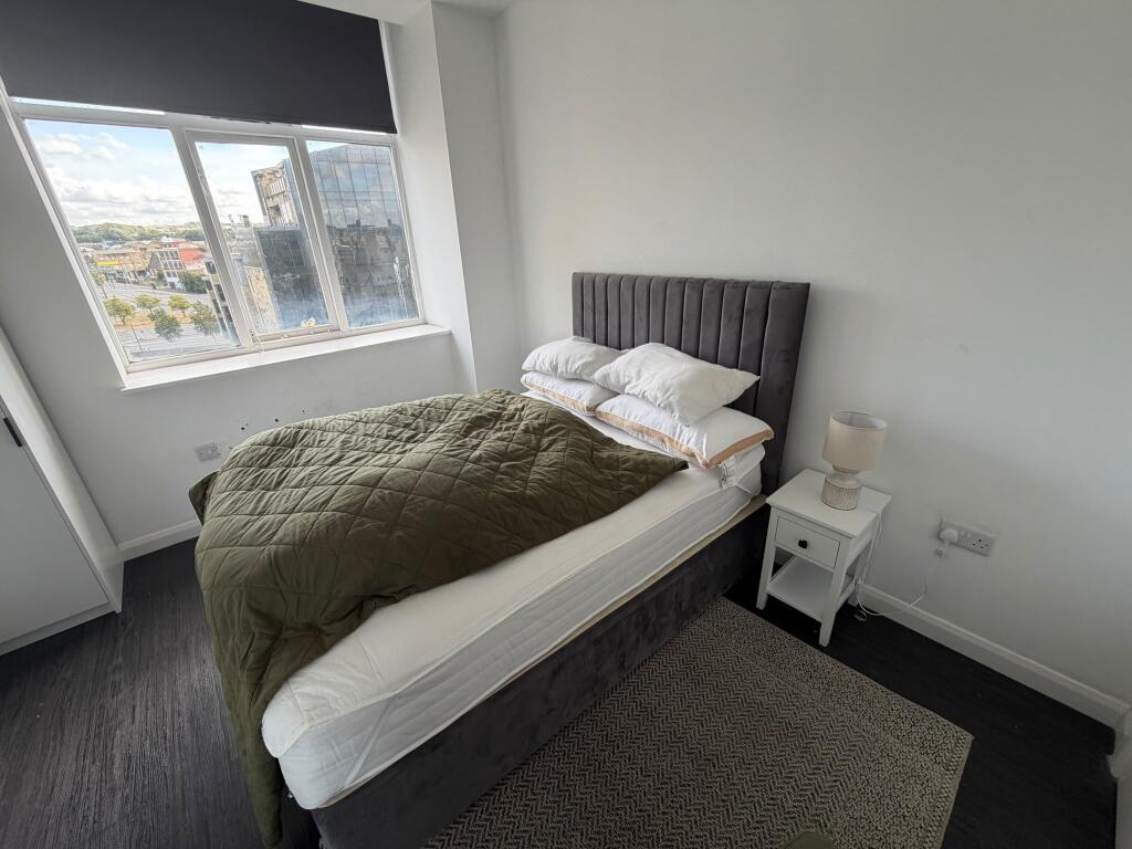 Apartment in Bradford, West Yorkshire - View 4