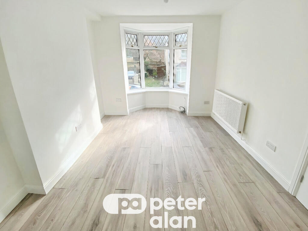 House in Newport - View 3