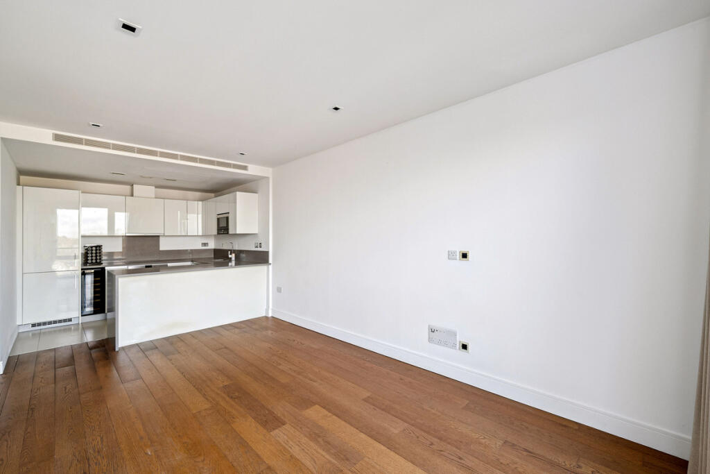 Apartment in London, Dickens Yard, Park Royal - View 4