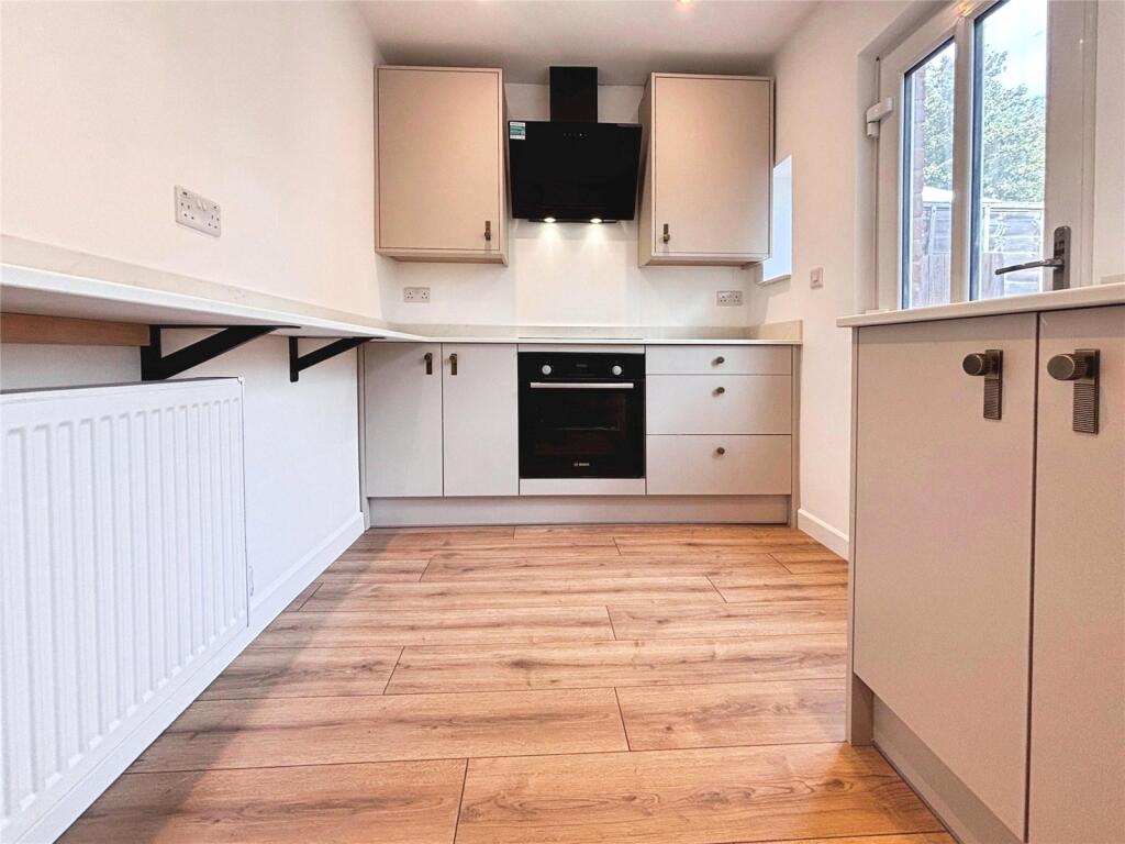 House in Warwick, Woodloes Park - View 4