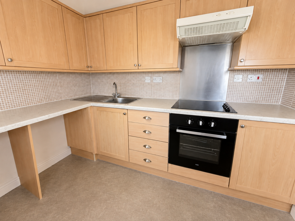 Goldcroft, Yeovil, BA21 photo 5