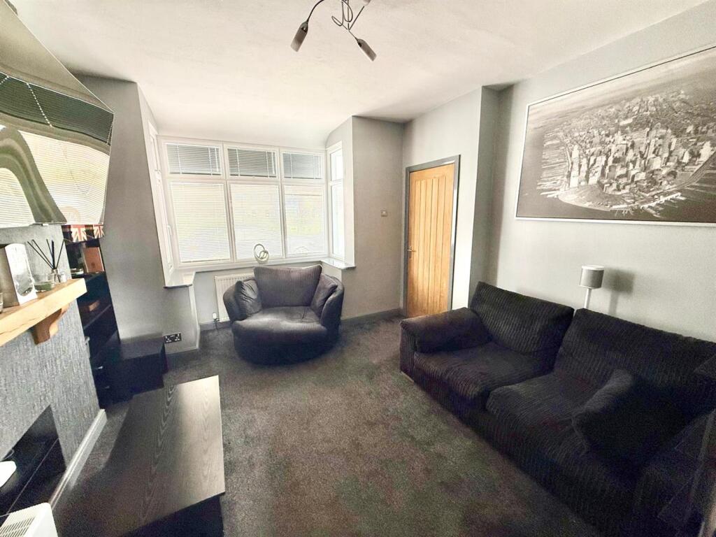House in Oakgrove, Bollin Grange, Sutton - More