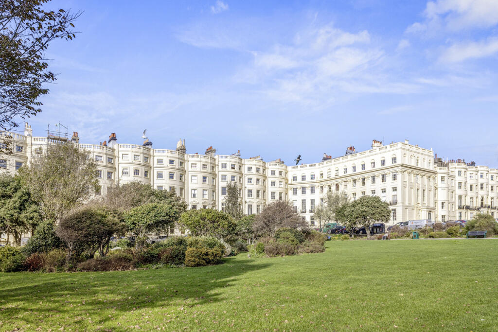 Brunswick Square, Hove, BN3 - View 5