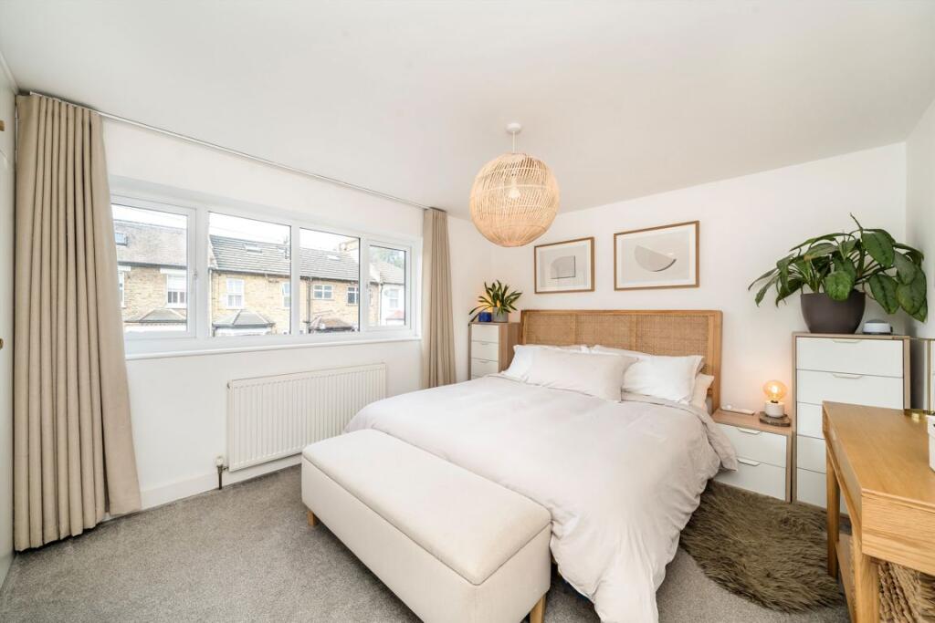 House in London - View 3