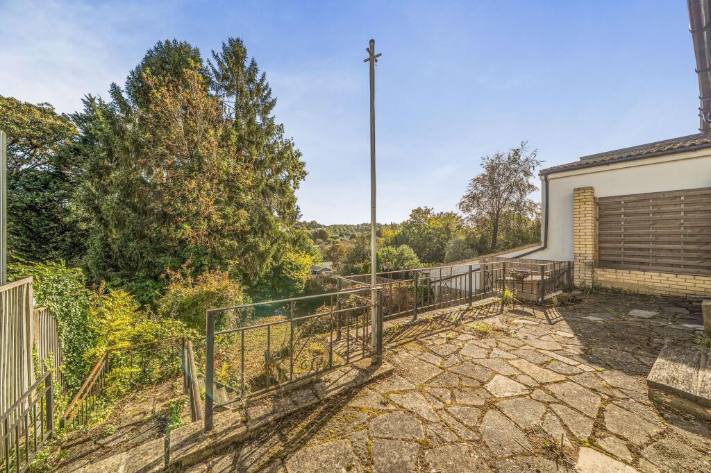 House in London, Purley - View 4