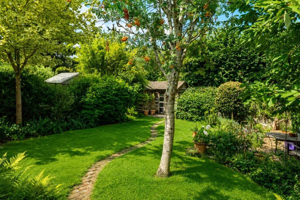Palmers Lane, Burghfield Common, Reading, Berkshire, RG7 - More