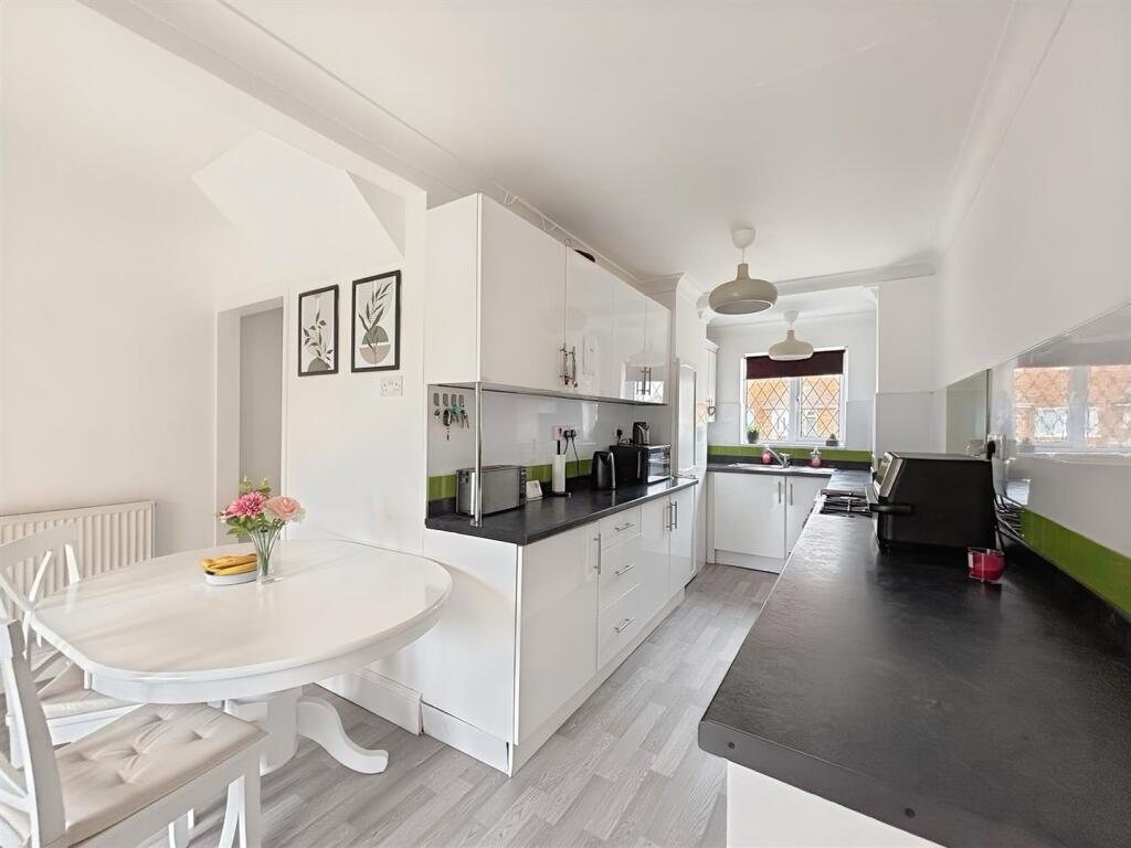 House in Southend-on-Sea - View 5